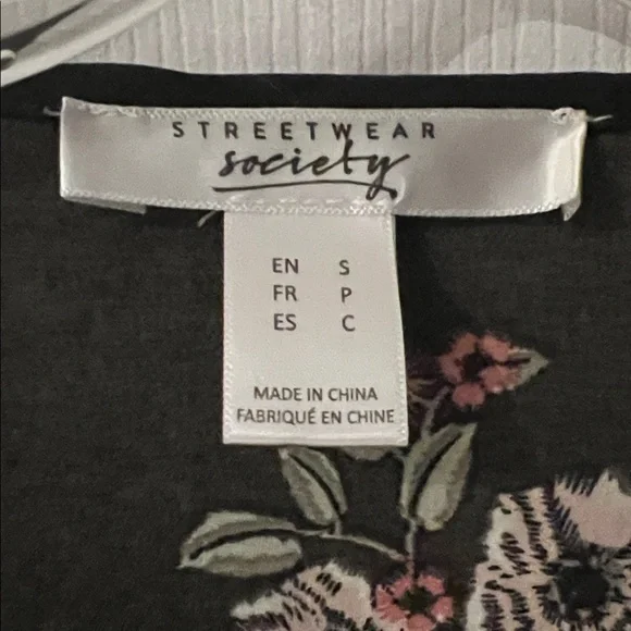Streetwear Society Black Floral Blouse - Picture 2 of 6